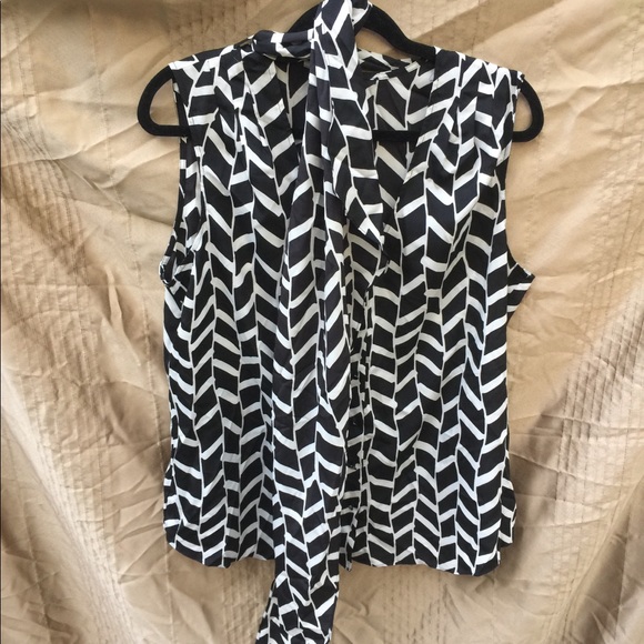 Anne Klein Tops - Anne Klein Top size xl semi sheer scarf neck